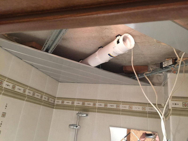 Bathroom and toilet ventilation: solutions against moisture and mold