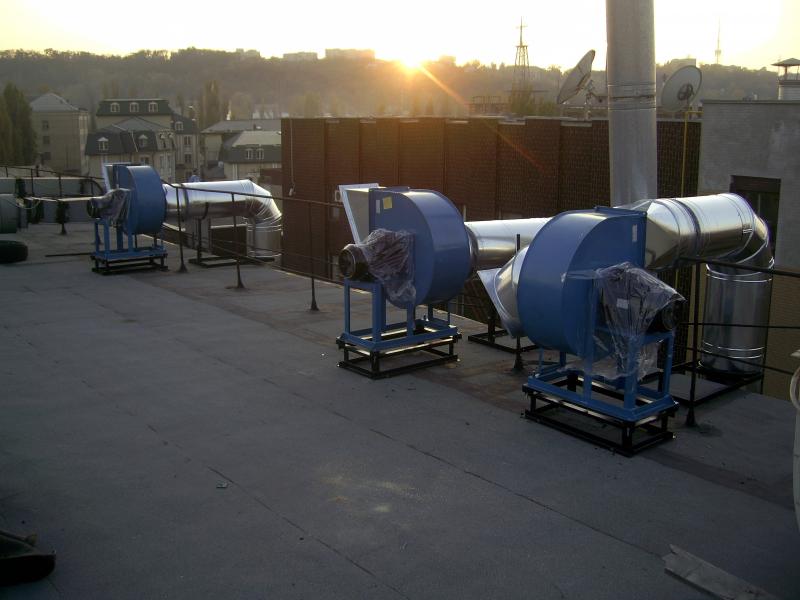 Technical dimensions and drawing of VC 4-76 radial fan